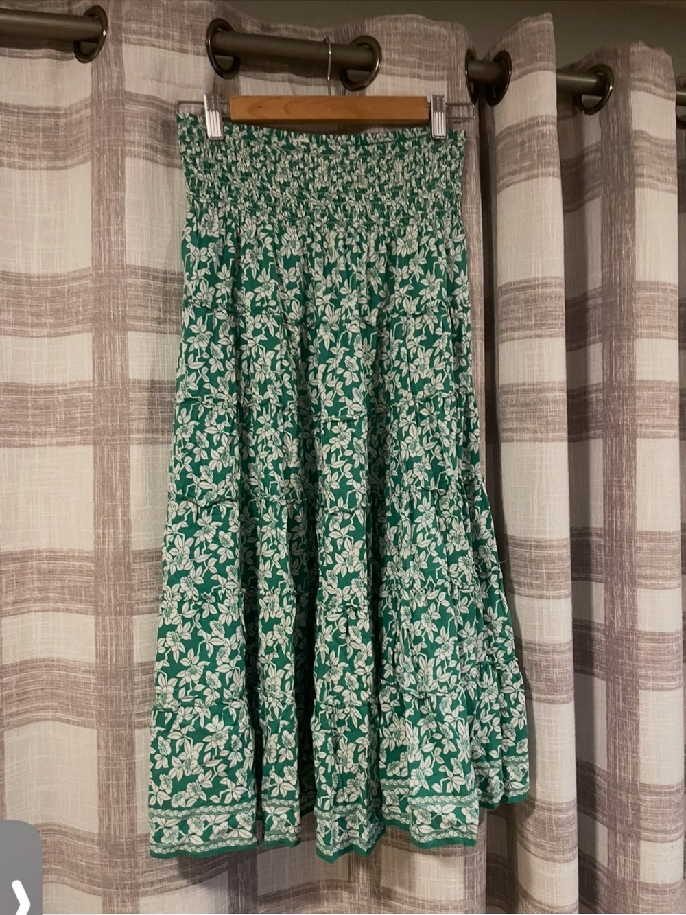 Max Studio Green and White Floral Smocked Maxi Skirt - Picture 3 of 4